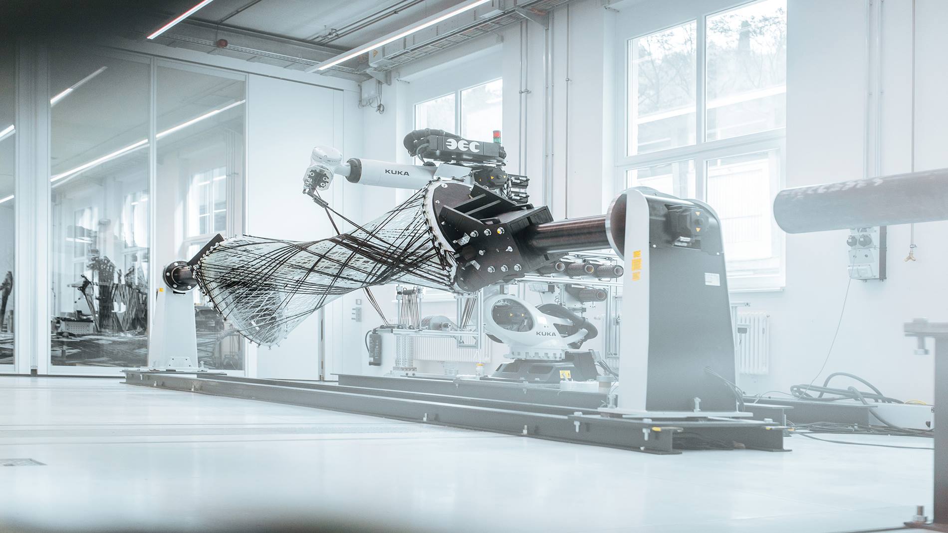 Der Wickelrahmen ist an dem KUKA KP1-HC Positionierer befestigt.