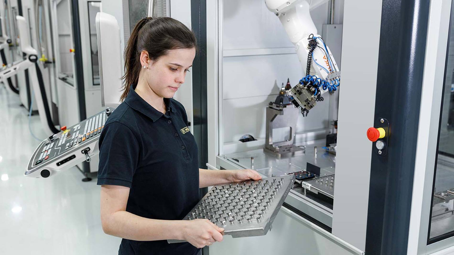 Bestückung der CNC-Maschinen